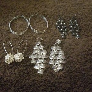 Bundle EUC four pairs earrings